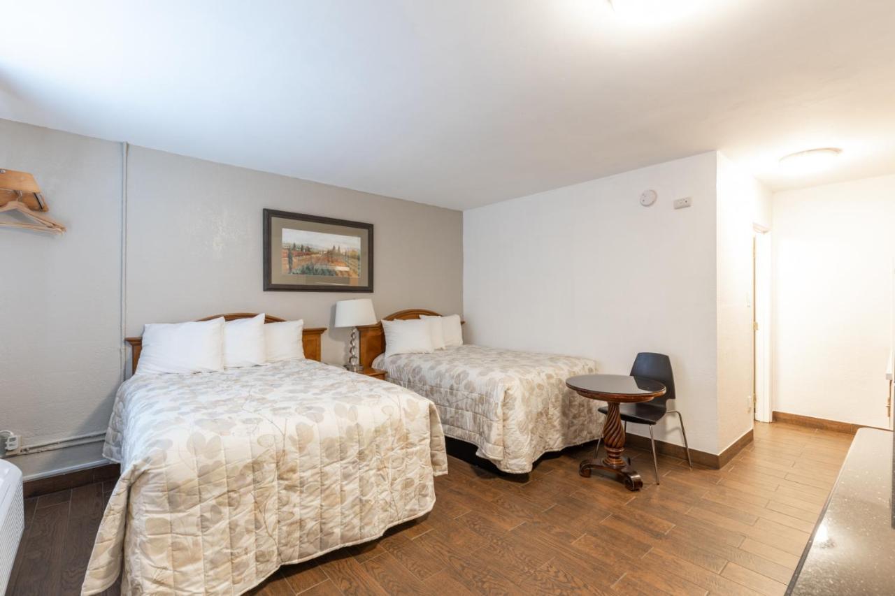 Vineyard Valley Inn Кловърдейл Екстериор снимка